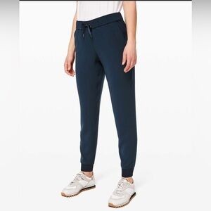 Lululemon On the Fly Jogger